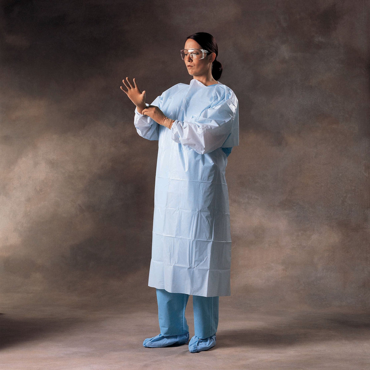 Halyard Over-the-Head Protective Procedure Gown, PK/12